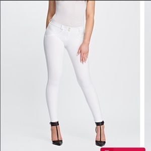 NWT Wr UP FREDDY JEGGINGS